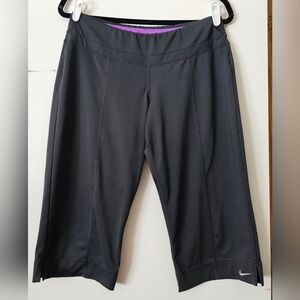 Nike Womens Dr-Fit Capri Length Pants. Blav